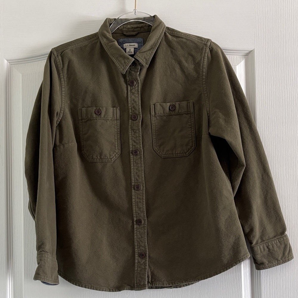 L.L. Bean Women’s Cotton Chamois Dark Olive Button Down Shirt Size Medium Petite